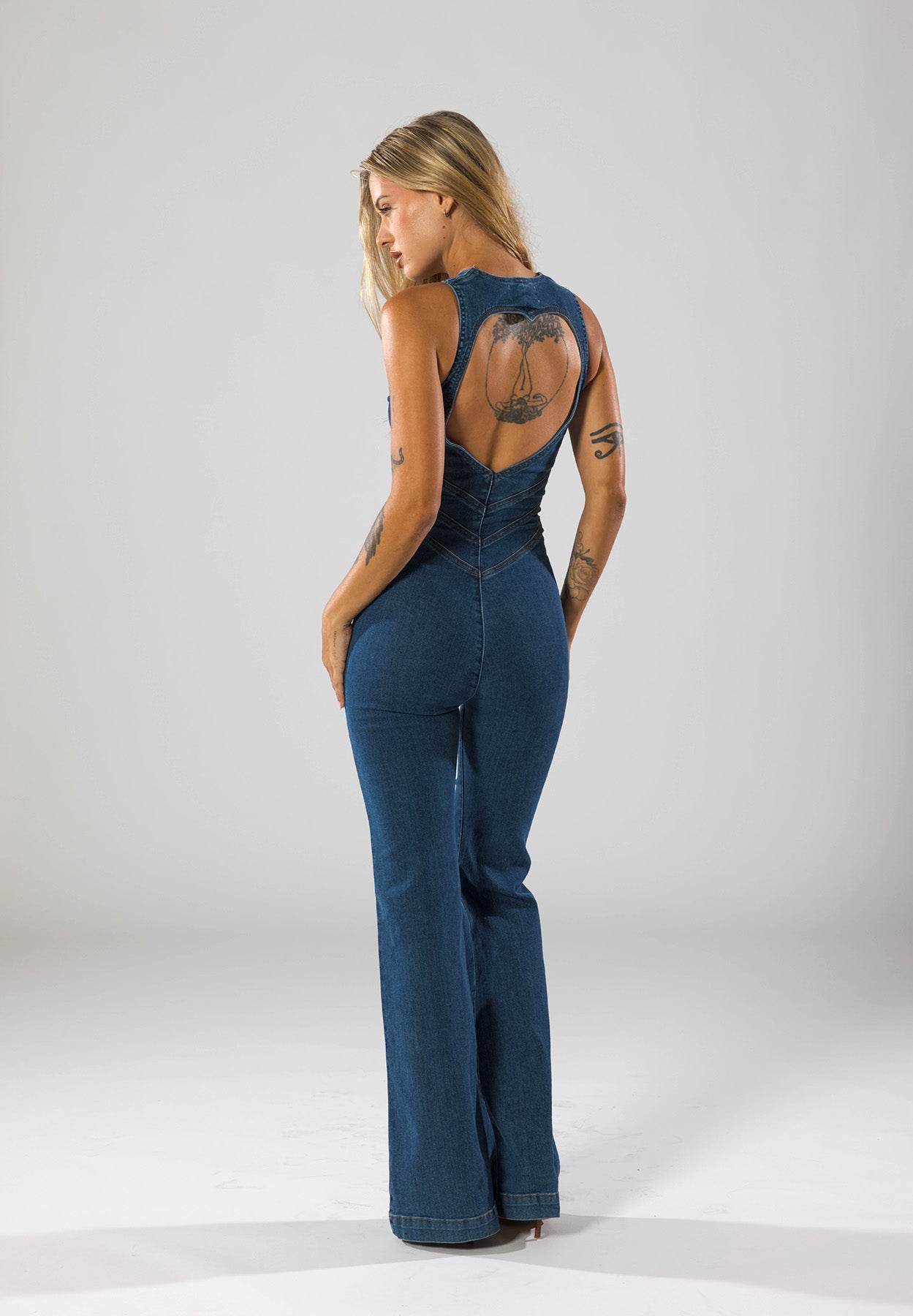 TESSARA – HEART-SHAPED BACK ZIPPER JUMPSUIT