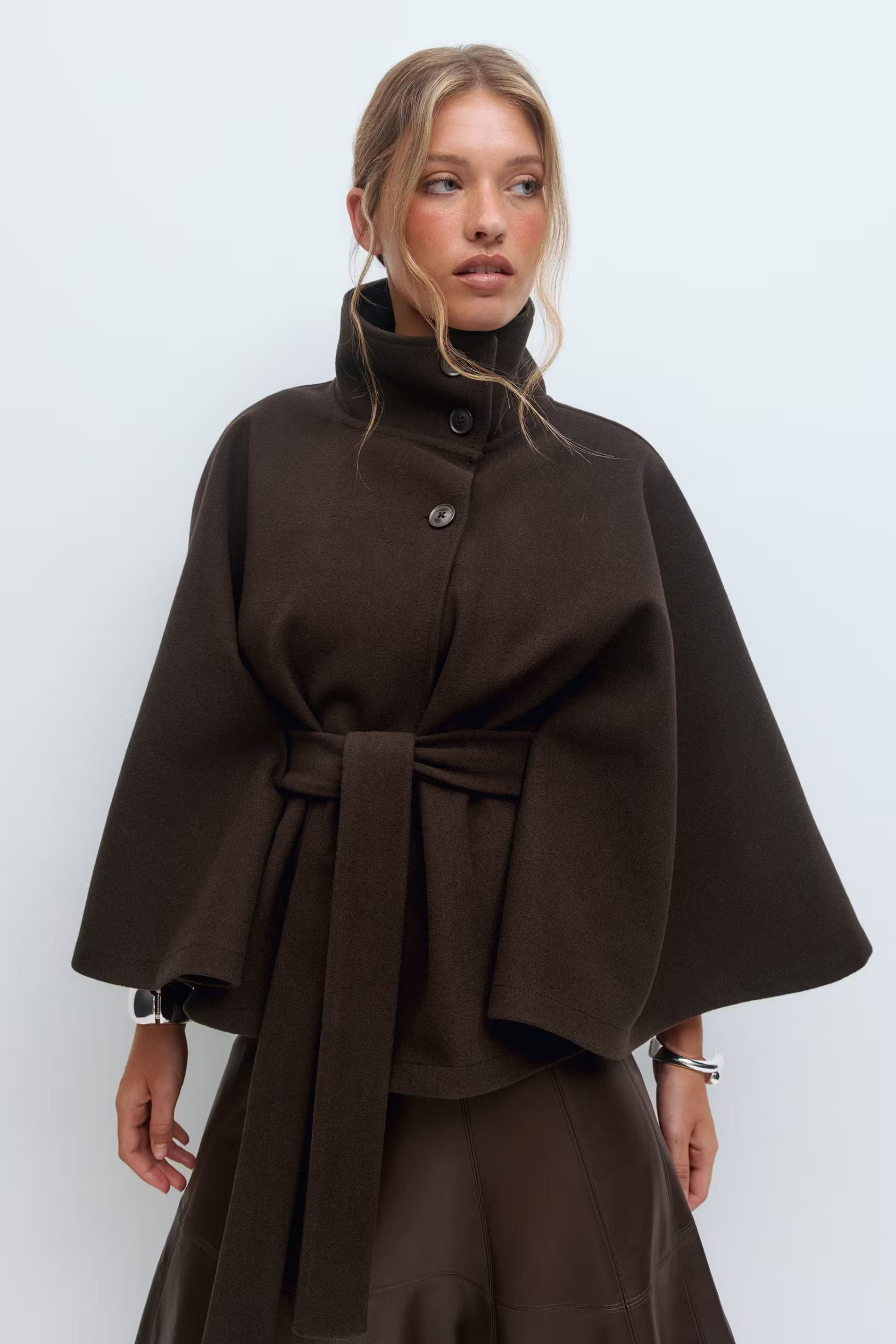Loreza™ | Elegant Women's Coat with Belt & High Collar