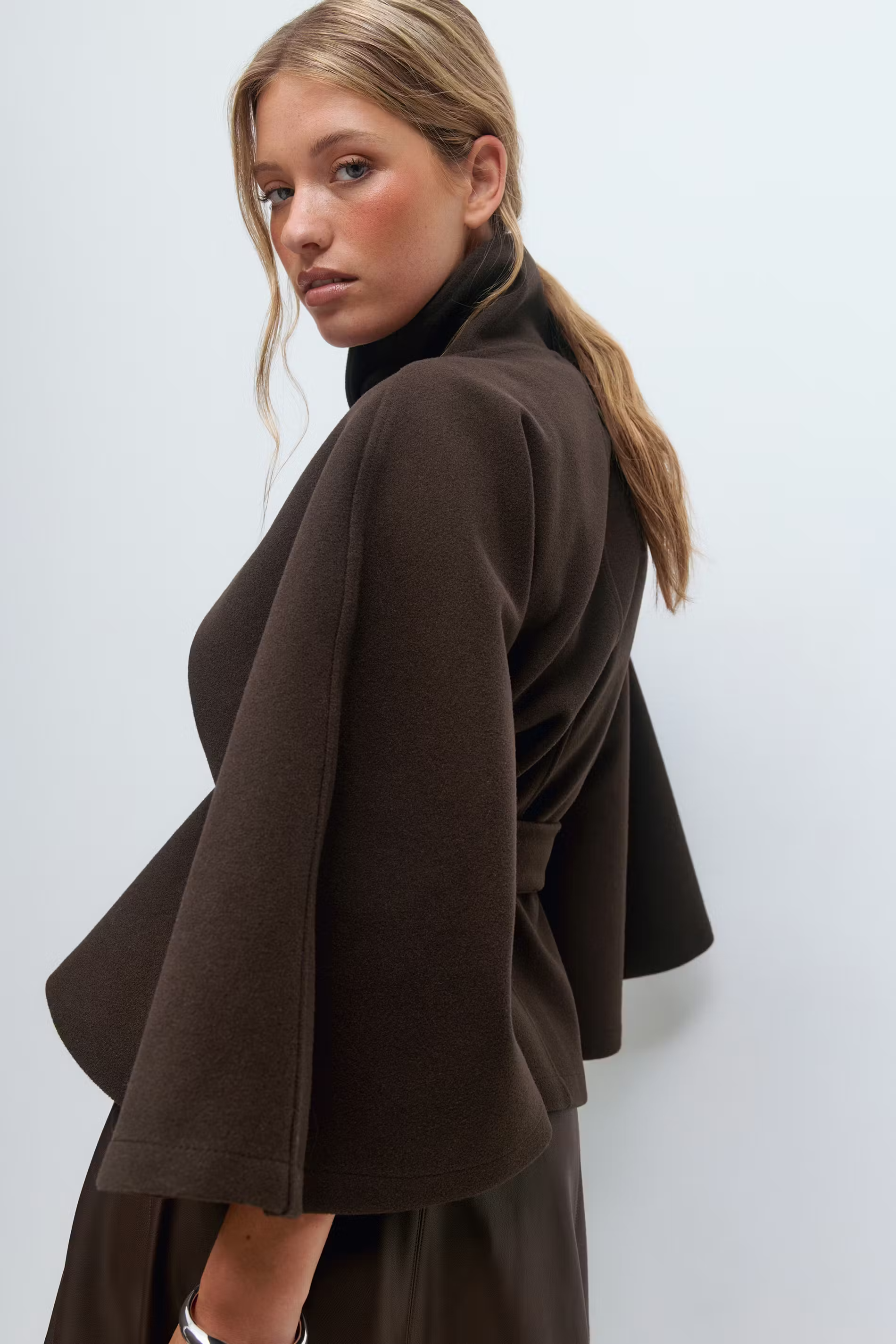 Loreza™ | Elegant Women's Coat with Belt & High Collar